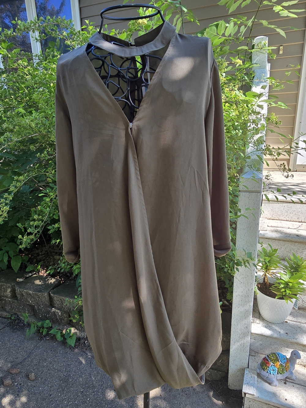NWT Cupshe Olive Green High-Neck Shift Top